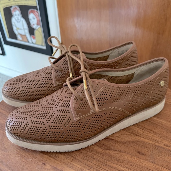 Hush Puppies Shoes Hush Puppy Oxfords Tan Pointelle Womens Size 1